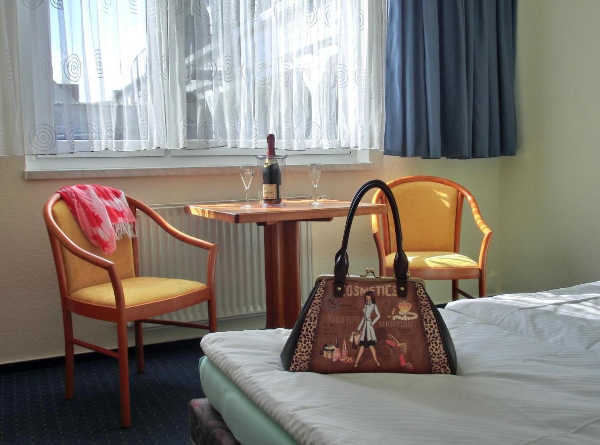 Hotel zum Hafen Sassnitz Zimmer foto